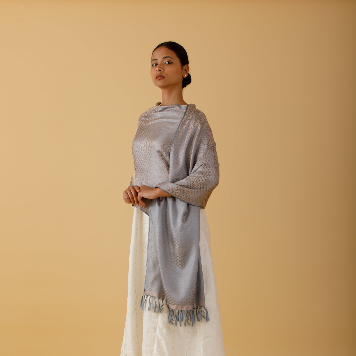 SILK STOLE - GREY FISHTAIL DESIGN