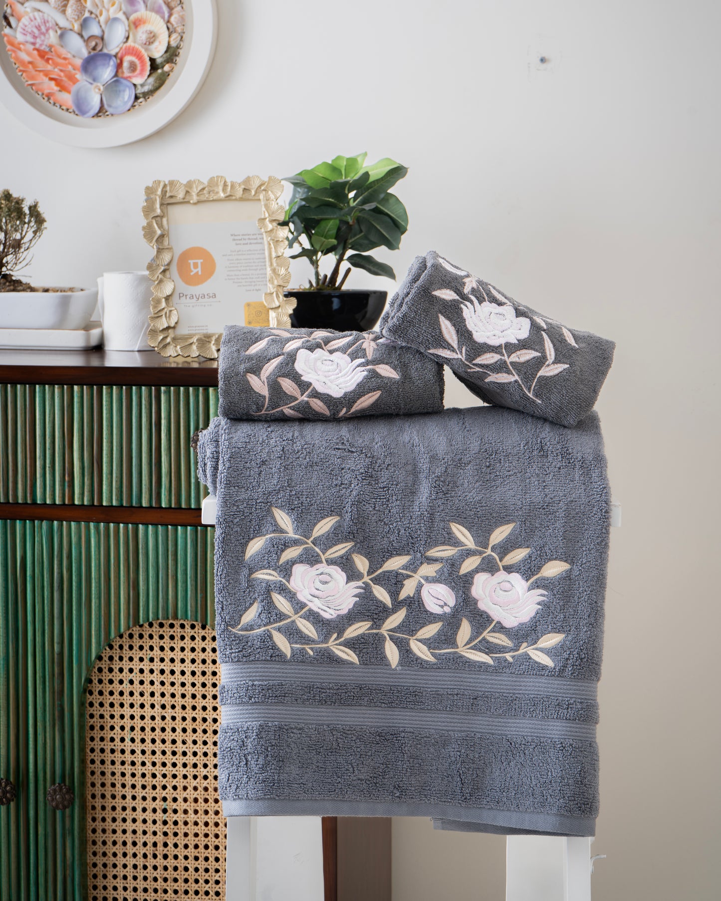BATH TOWEL - ROSE GARDEN