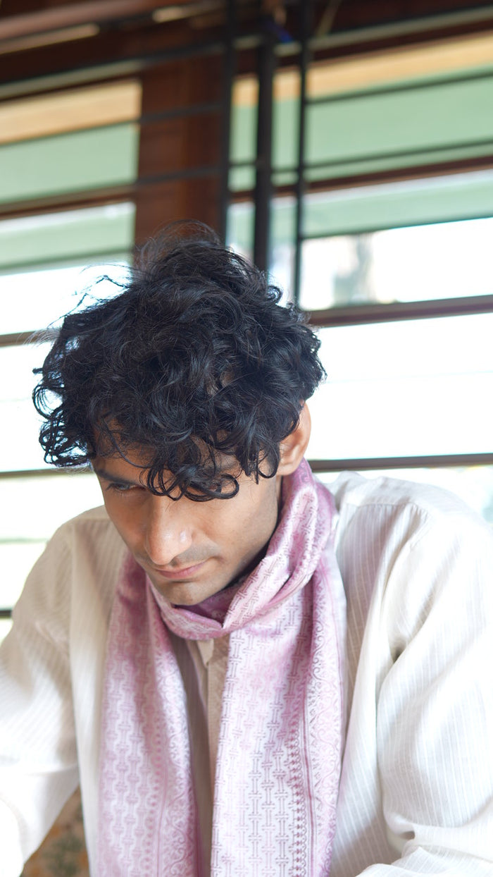 Handwoven Silk Men’s Scarf with Tassels – Premium Soft Fabric Octavia Design