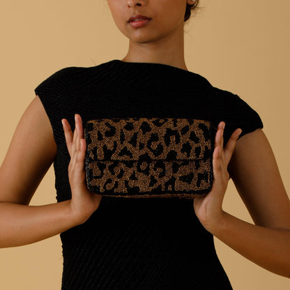 Prayasa clutch for party