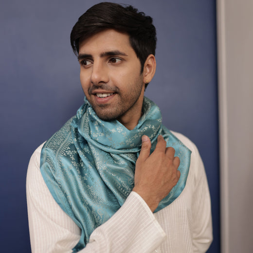 Handwoven Silk Men’s Scarf with Tassels – Premium Soft Fabric