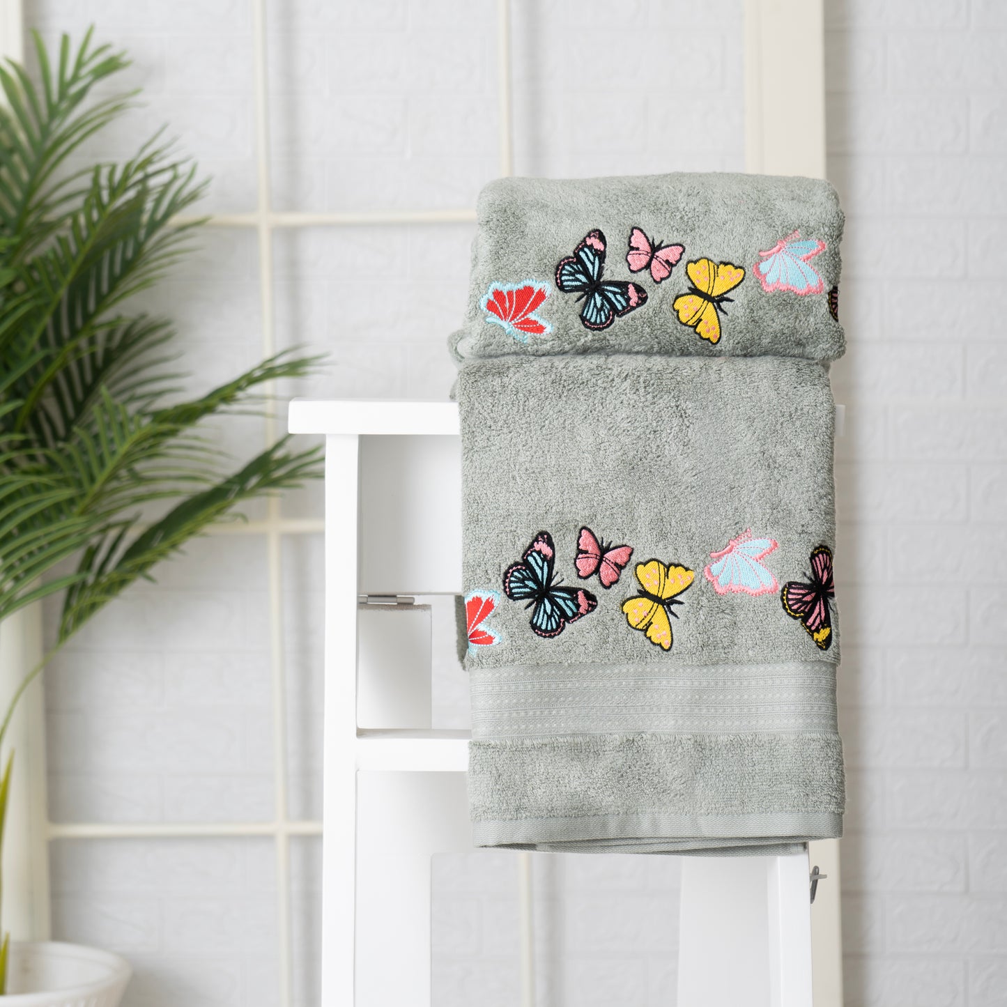 BATH TOWEL - LIGHT GREY