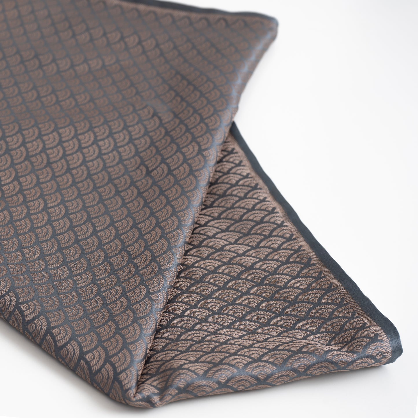 SILK STOLE - GREY FISHTAIL DESIGN