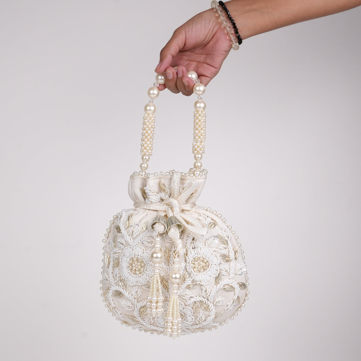 White Pearl Shine Poti Bag