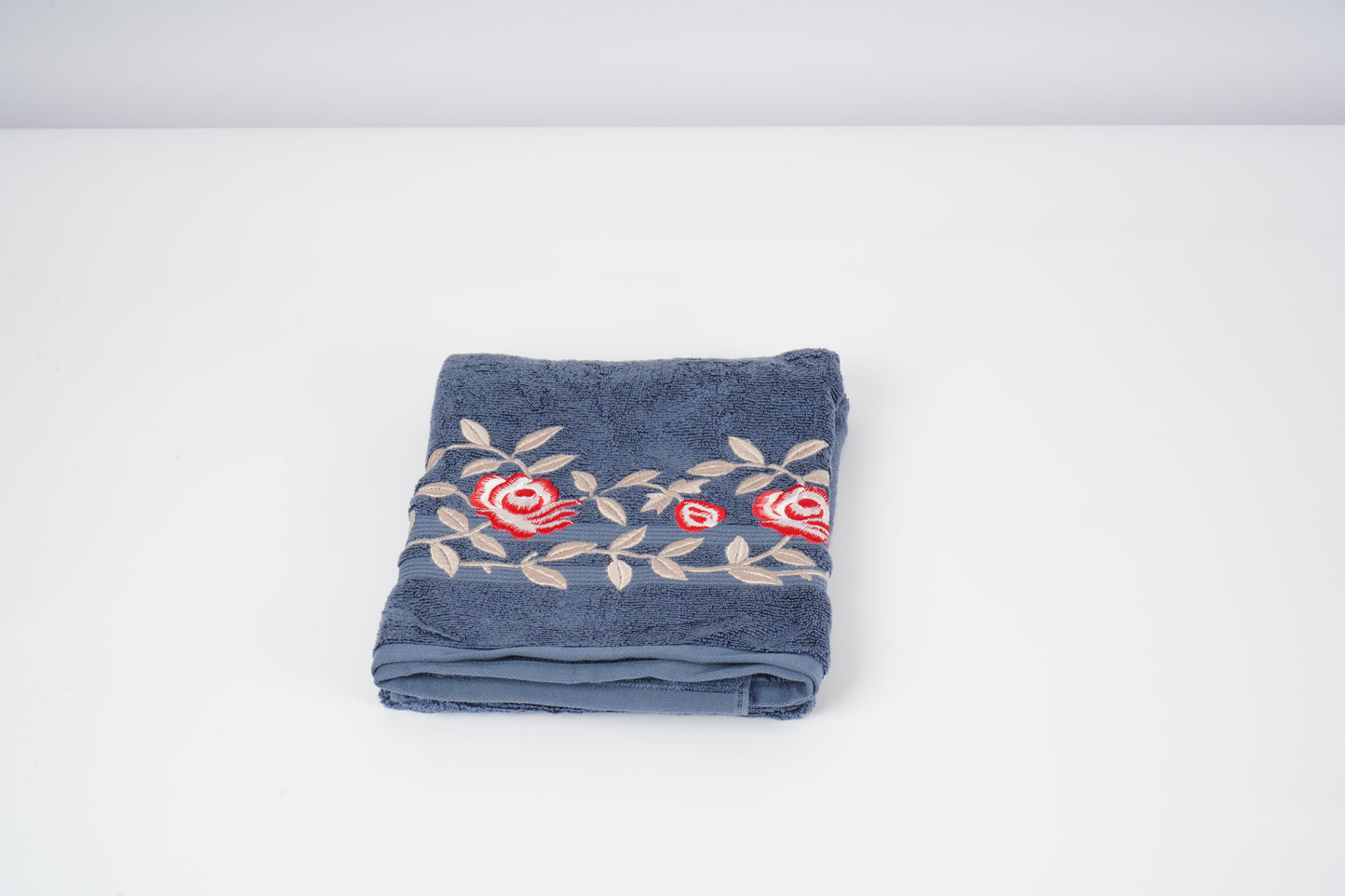 BATH TOWEL - CRIMSON ROSE ELEGANCE - BLUE