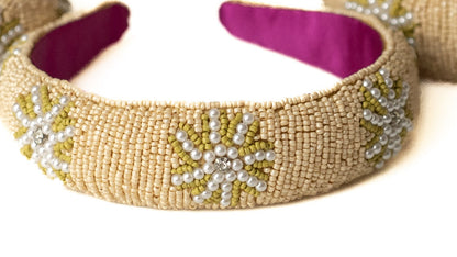 Pearl headband in Golden color