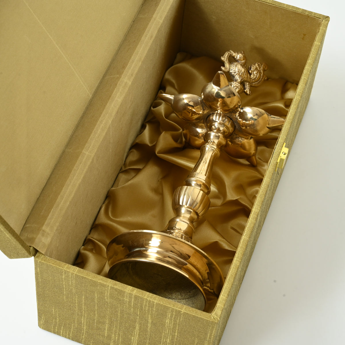 Brass lamp for gifting