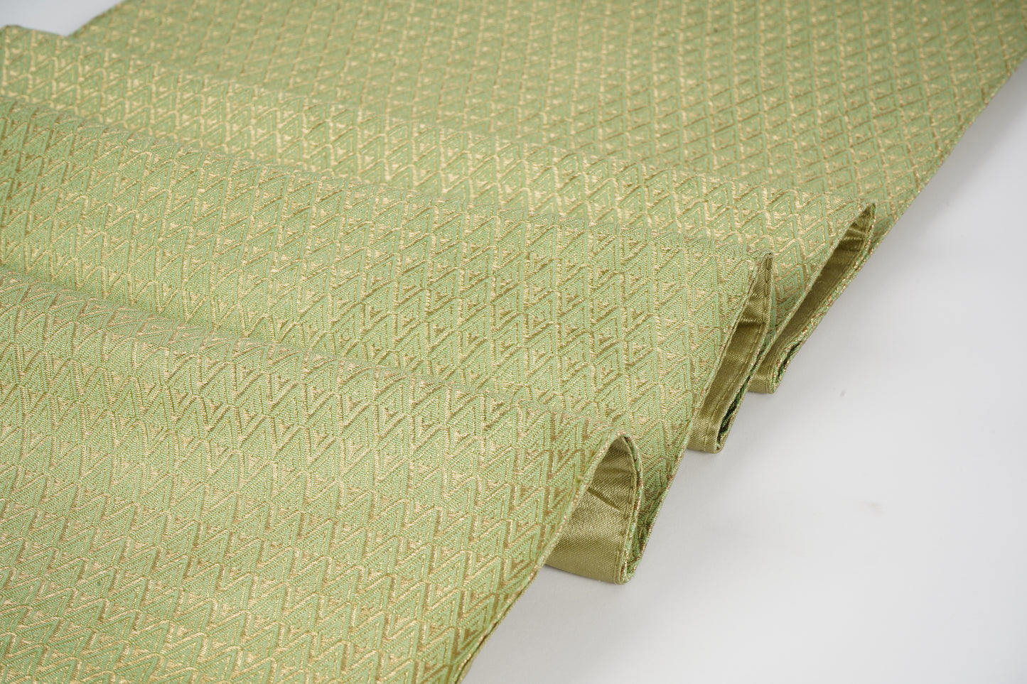 Dining table runner