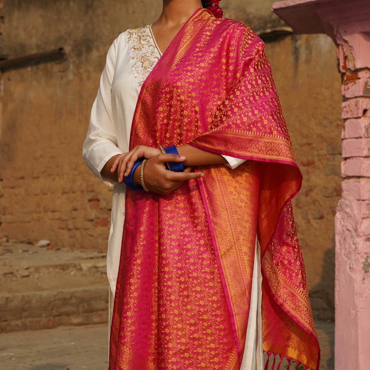 Pink & Gold Tanchoi Silk Stole