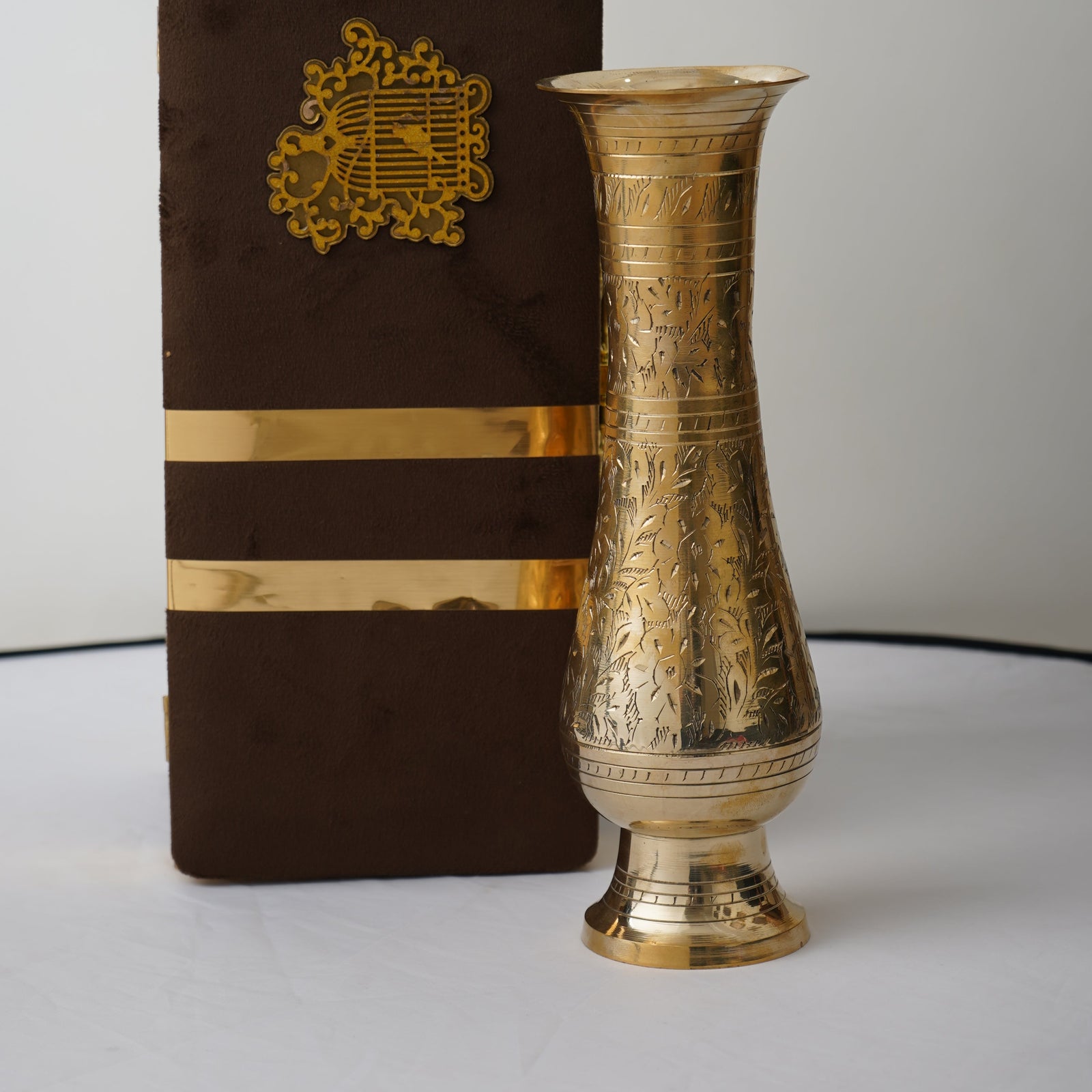 VINTAGE FLORAL BRASS VASE