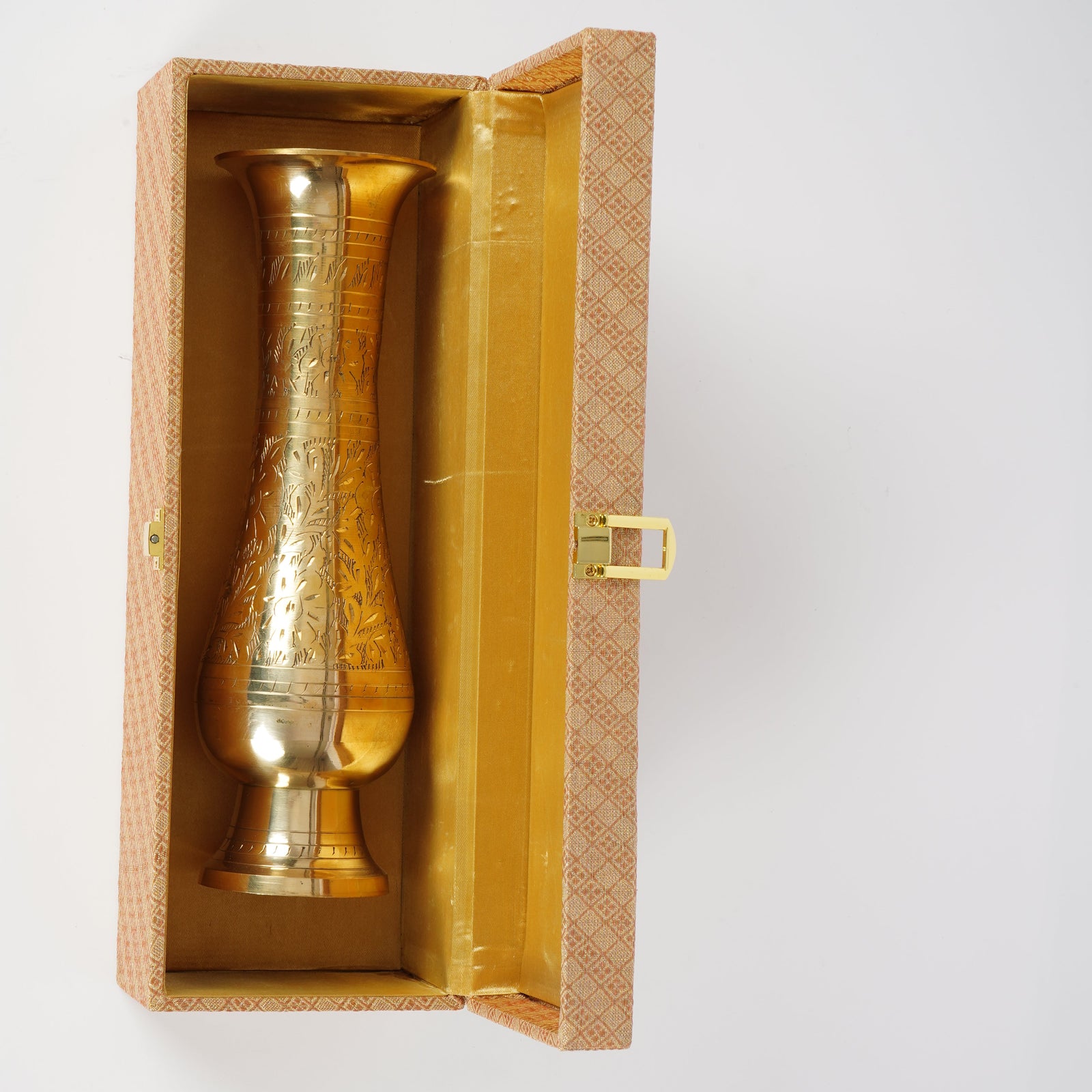 VINTAGE FLORAL BRASS VASE